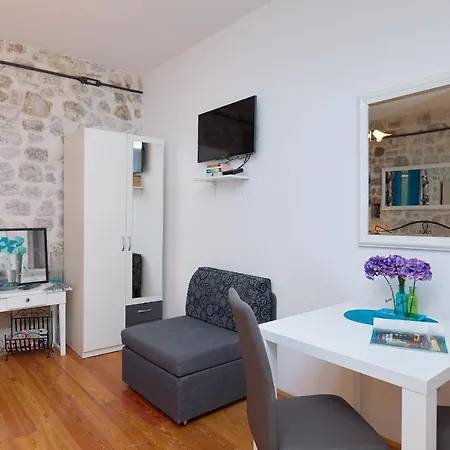 Amelie Apartment